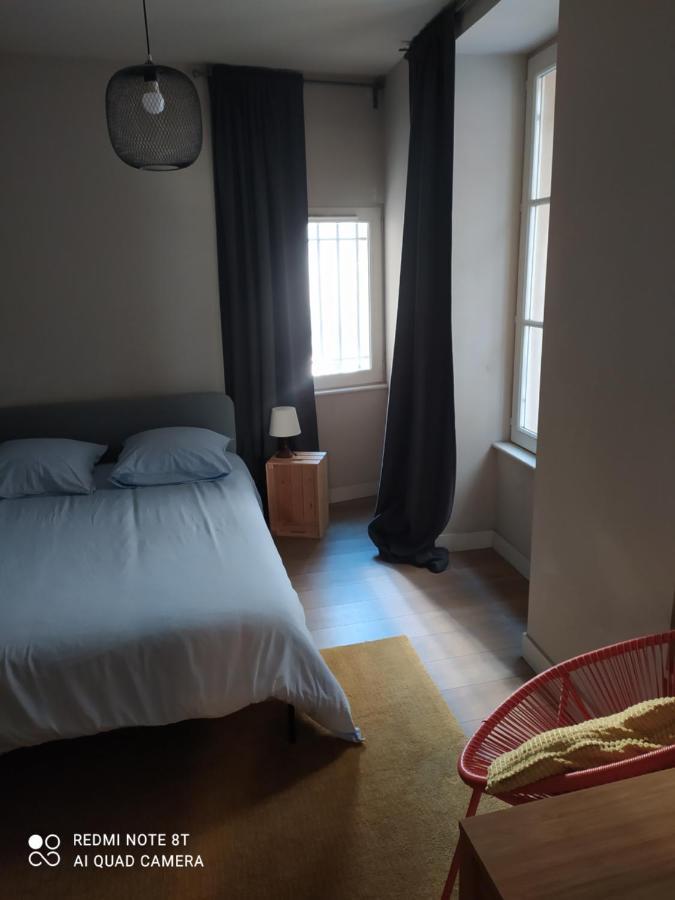 Bel Appartement Dans Centre Historique Avinhão Exterior foto
